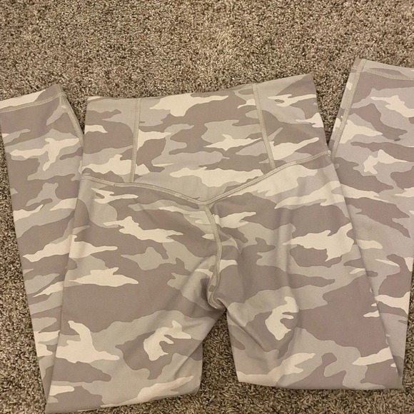 Tan camo leggings - Picture 2 of 3
